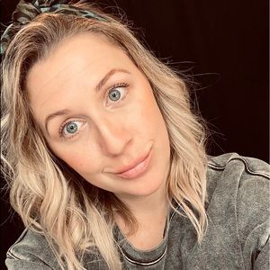 Meet your Posher, Courtney